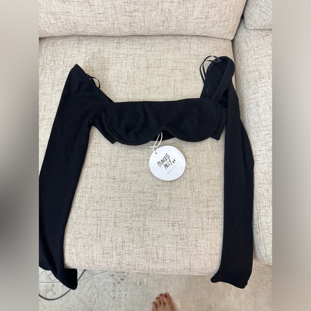 Black crop bra top